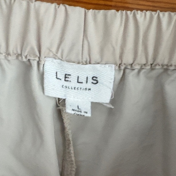 Cream Elastic-Waist Windbreaker Jogger Pants - Picture 2 of 5